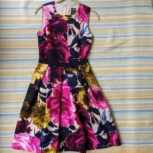 ⭐ Gorgeous 😍 Taylor floral scuba dress size 2